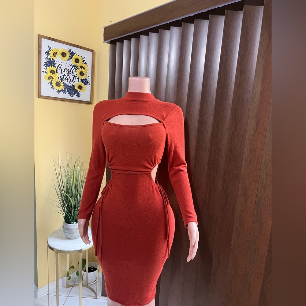 Elegant Rust Cut-Out Dress